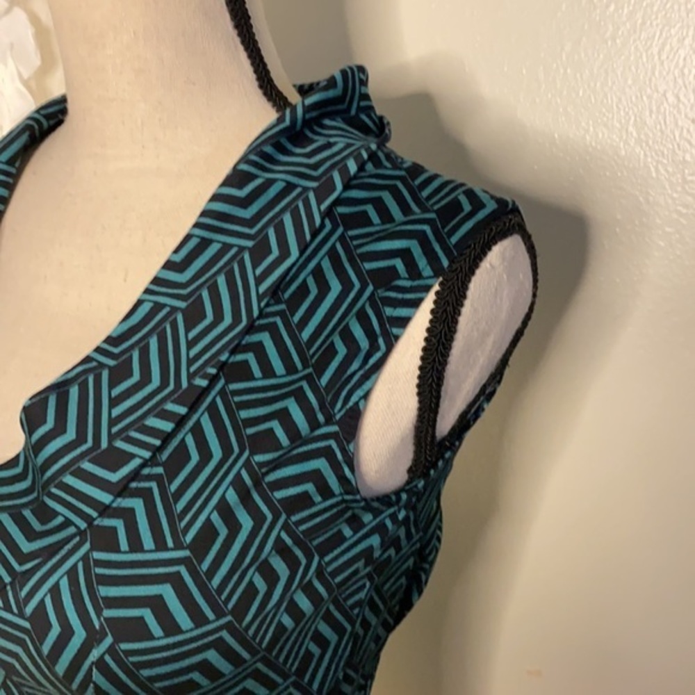 Closet London Green Black Sleeveless Collared Back Zip Top Size 10 - Picture 3 of 7